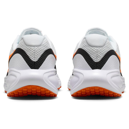 Nike Revolution 8